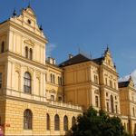 6. Vychzka za histori budovy Jihoeskho muzea - Mgr. Helena Stejskalov - t. 6. 9. 2012