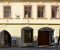 7. Dv�r u Ber�nka