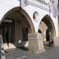      8.   Prindl�v d�m 